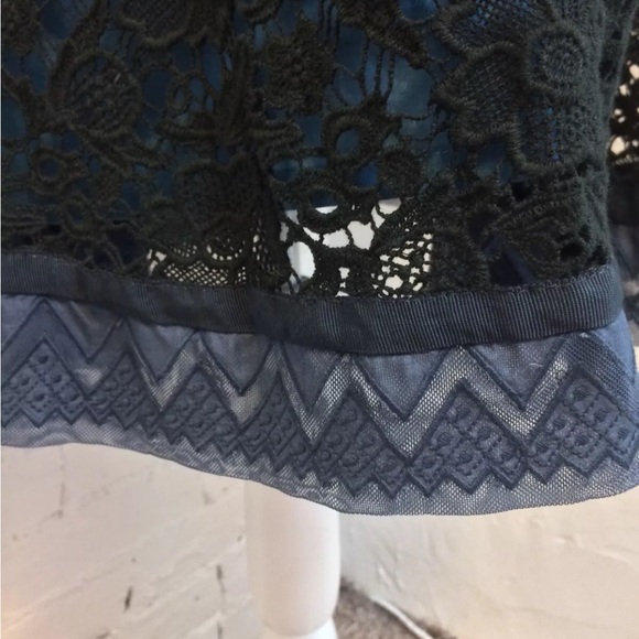 Sundance pleated knee length lace skirt blue black size 16 - Picture 3 of 8
